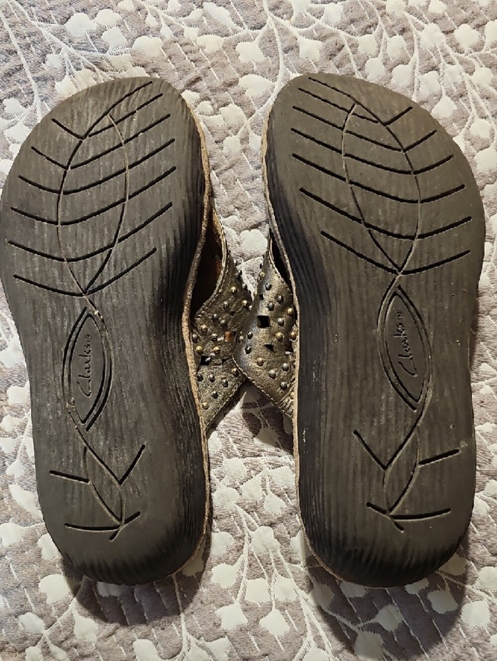 Clarks Bronze Metallic Studded Thong Sandals - Picture 2 of 2